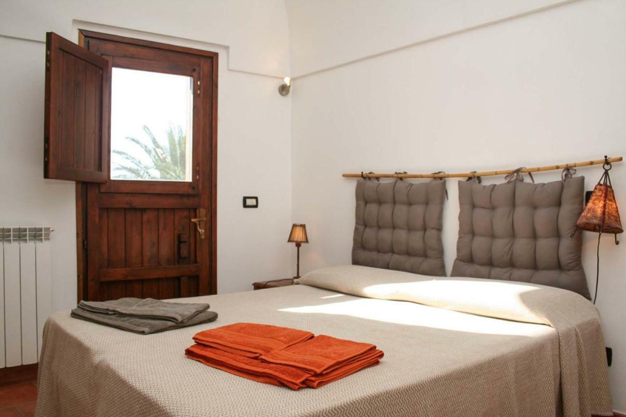 Dammuso Favarelle Da Caty Apartment Scauri  ภายนอก รูปภาพ